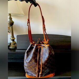 Louis Vuitton Vintage Monogram Noé Bucket Bag